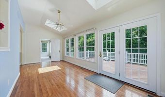 17 WATERTON Dr, Bear, DE 19701
