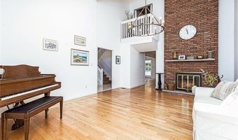 39 Sumner Brown Rd, Cumberland, RI 02864