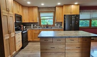 7551 Slabtown Rd, Lancaster, WI 53813