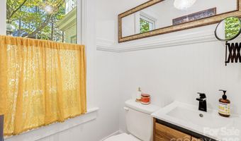 18 Robinwood Ave, Asheville, NC 28806