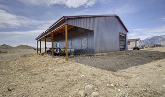 5 Cowboy Dr, Clark, WY 82435