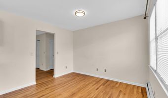 35 Spruce St, Beachwood, NJ 08722