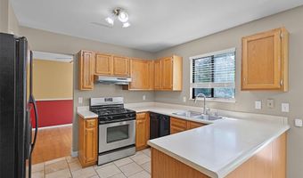 190 Oakbriar Farm Dr, Ballwin, MO 63021