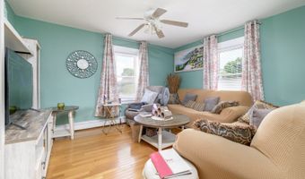 20 Laurel St, Danbury, CT 06810