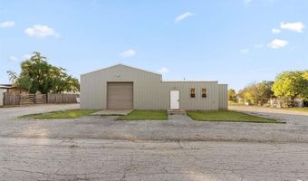305 N SYCAMORE St, Archer City, TX 76351