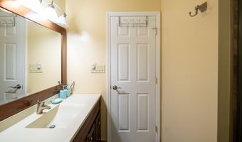 51 Aspen Cir, Albany, NY 12208