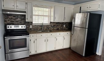 702 Jefferson St, Alice, TX 78332