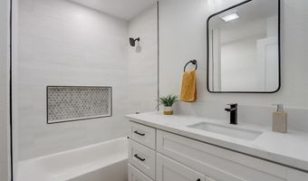 2204 Rockhoff Rd, Escondido, CA 92026