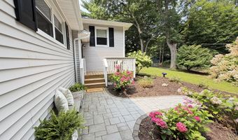 11 Hall Passway, Danbury, CT 06811