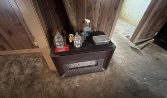 132 W 5th St, Baxter Springs, KS 66713