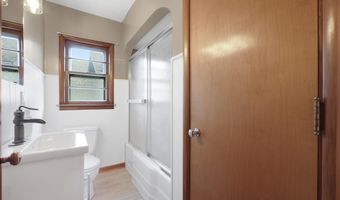 236 Center St, Auburn, IN 46706