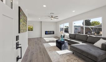7102 San Bartolo St 11, Carlsbad, CA 92011