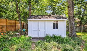 6916 PACIFIC Ln, Annandale, VA 22003