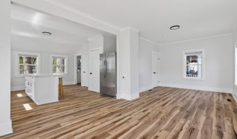 26 Vernon St, Auburn, ME 04210