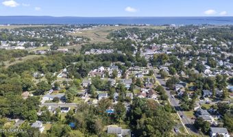 28 W Park Ave, Belford, NJ 07718