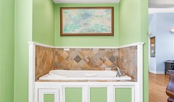 7 Clarkes Village Rd, Jamestown, RI 02835