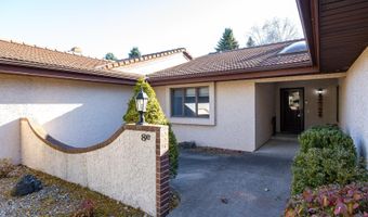8 FIESTA Ct E, Appleton, WI 54911
