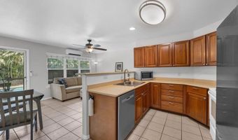 201 Ho'opili Akau St, Kihei, HI 96753
