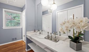 3808 WINTERSET Dr, Annandale, VA 22003