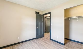 2300 Seiler Rd, Alton, IL 62002