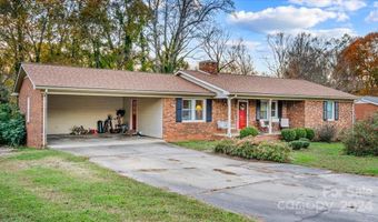 826 Holly Dr, Asheboro, NC 27205