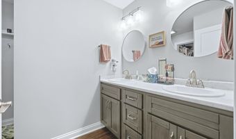 1603 Hickory Holw, Auburn, IN 46706