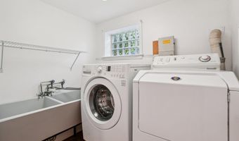 2647 S KENT St, Arlington, VA 22202