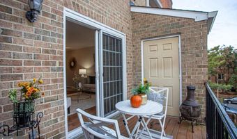 927 S ROLFE St 2, Arlington, VA 22204