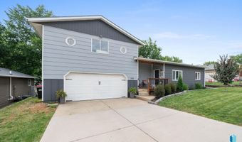 205 S 1st Ave, Brandon, SD 57005
