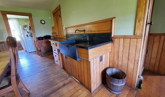 762 McLaren Hill Rd, Barnet, VT 05821