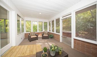 1365 Chalmers Dr, Ann Arbor, MI 48104