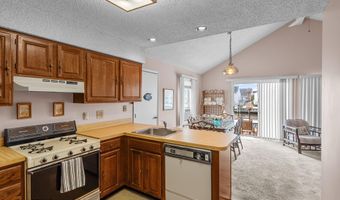 66 Wind Jammer Ct, Bayville, NJ 08721