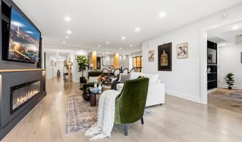 1300 CRYSTAL Dr 606S, Arlington, VA 22202