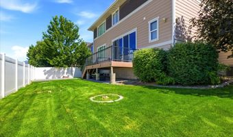 822 W STAR SPANGLED Dr, Bluffdale, UT 84065