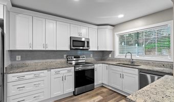 4727 EXETER St, Annandale, VA 22003