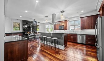 9715 SINGLETON Dr, Bethesda, MD 20817