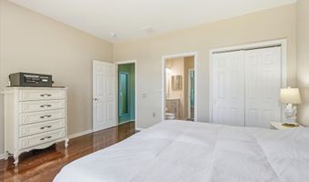10 Deer Lake Ct, Barnegat, NJ 08005