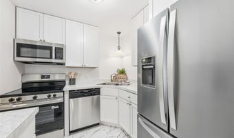 1445 Whispering Creek Dr J, Ballwin, MO 63021