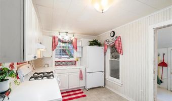 920 Grove St, Baldwin City, KS 66006