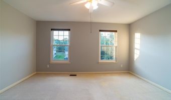 570 Castle Ridge Dr, Ballwin, MO 63021