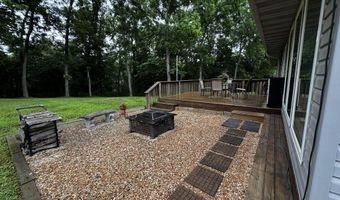 3702 Round House Rd, Aurora, MO 65605