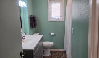 710 East St, Bottineau, ND 58318