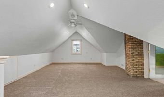 1604 N CLARK St, Appleton, WI 54911