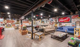 6 Conway Dr, Barrington, RI 02806