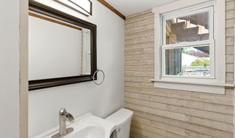 59 Park Ave, Bayville, NJ 08721