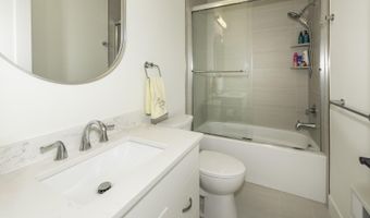 1858 Upland Dr, Ann Arbor, MI 48105
