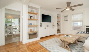33 Slocum St, Newport, RI 02840