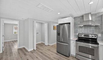635 Jamaica Cir E, Apollo Beach, FL 33572