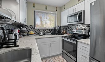 71 Kennedy Dr 71, Bridgeport, CT 06606
