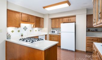 9 Sandon Cir, Asheville, NC 28804